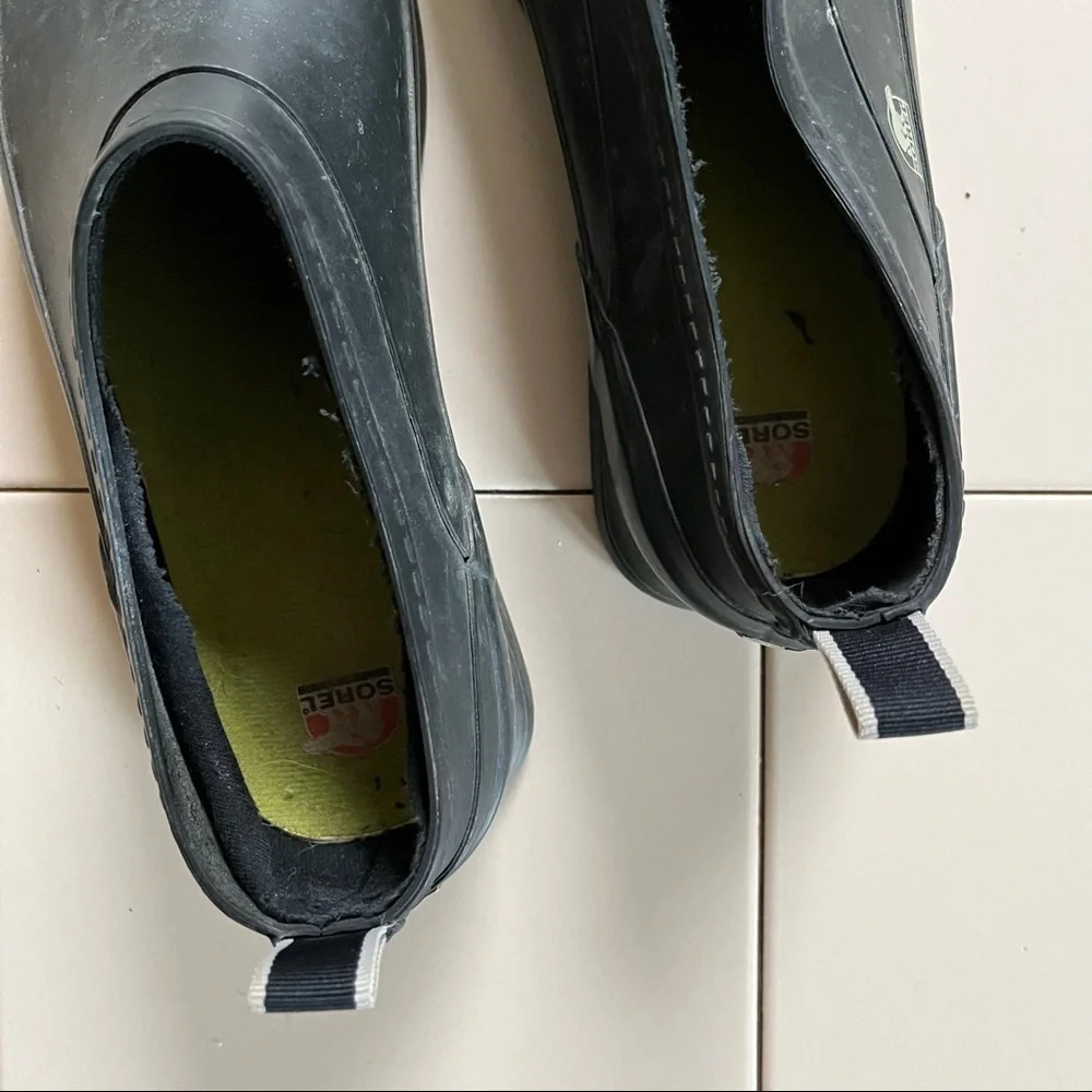 Sorel rubber booties